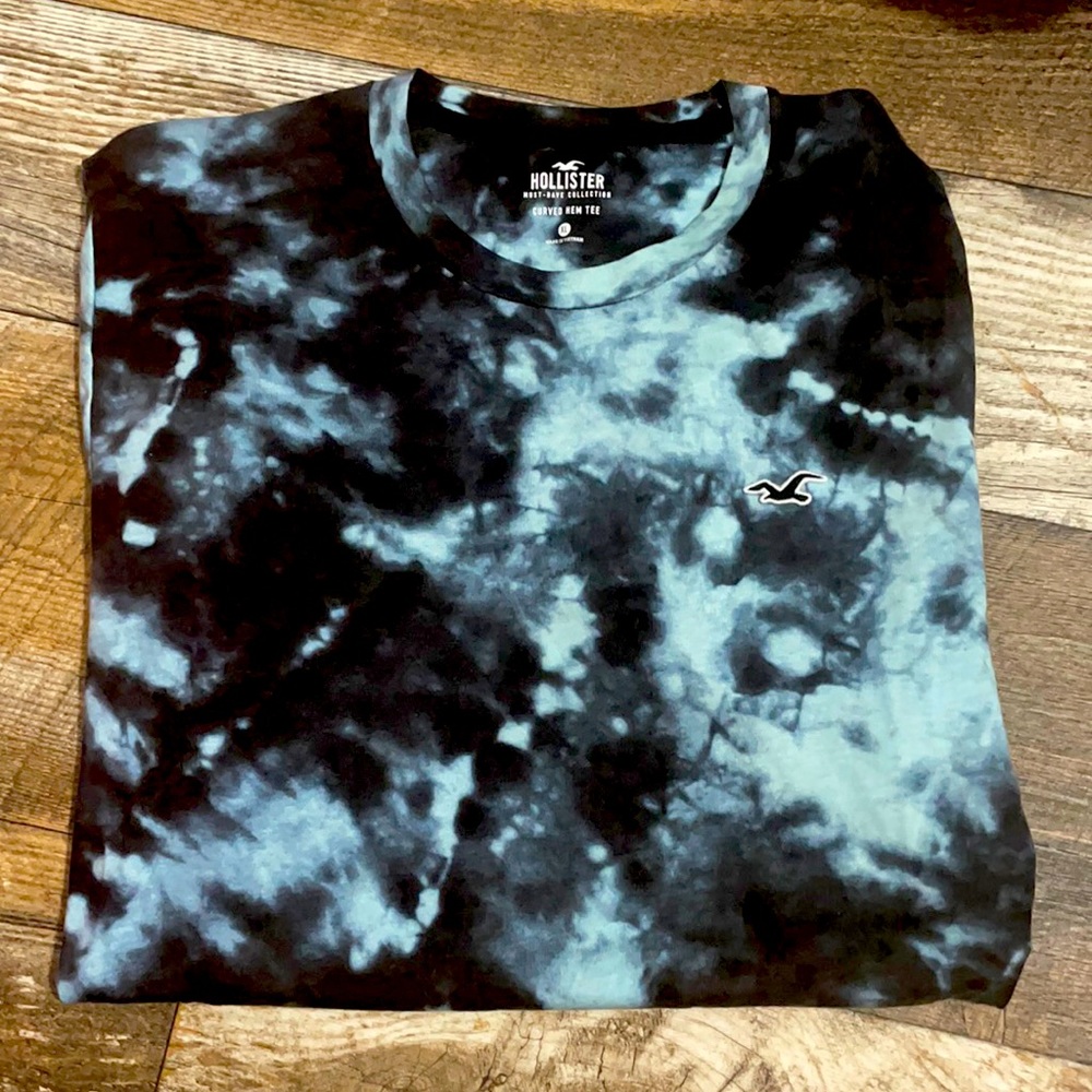 Men’s Curved Hem Tie Dye Must Have Collection Tee